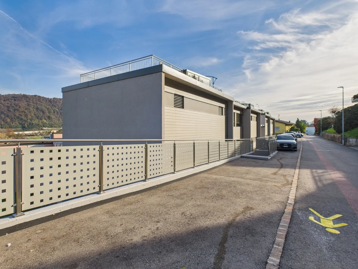 Modern 2.5-room attic flat with large balcony, Agno - Photo 9 of 11