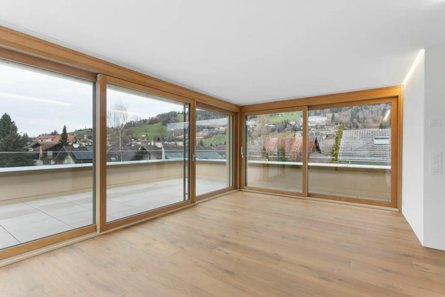 Villa neuve exclusive avec terrasse sur le toit, ascenseur et luxueux espace de vie intérieur-extérieur - Photo 22 sur 30