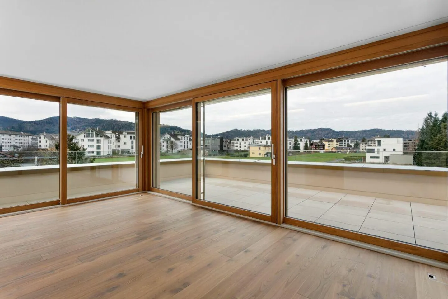 Villa neuve exclusive avec terrasse sur le toit, ascenseur et luxueux espace de vie intérieur-extérieur - Photo 23 sur 30