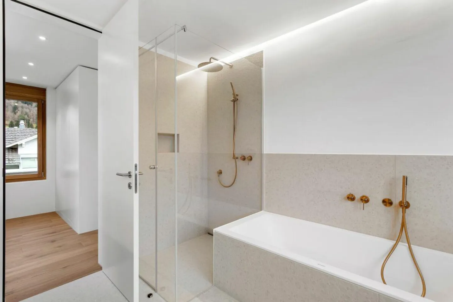 Villa neuve exclusive avec terrasse sur le toit, ascenseur et luxueux espace de vie intérieur-extérieur - Photo 25 sur 30