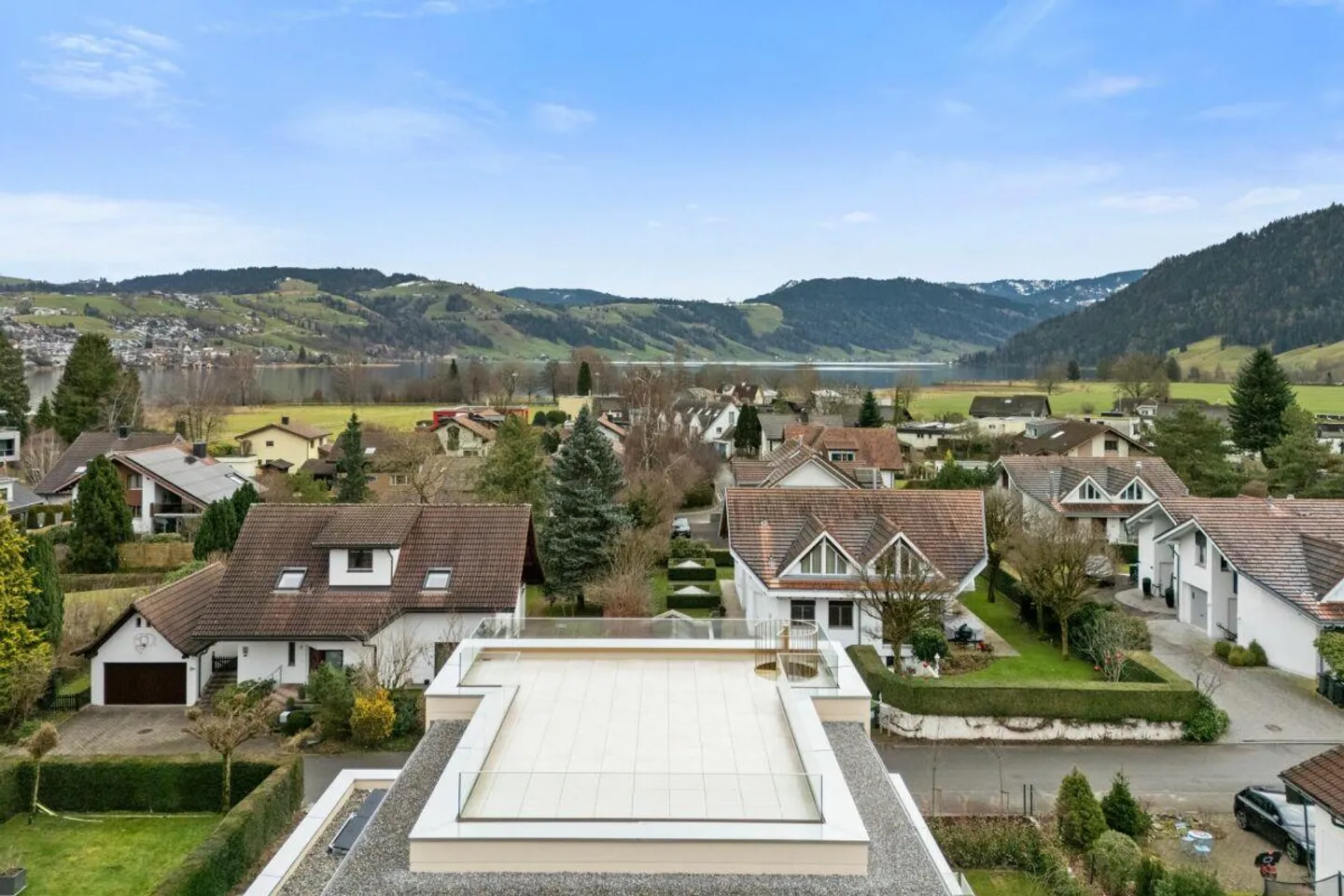 Villa neuve exclusive avec terrasse sur le toit, ascenseur et luxueux espace de vie intérieur-extérieur - Photo 28 sur 30