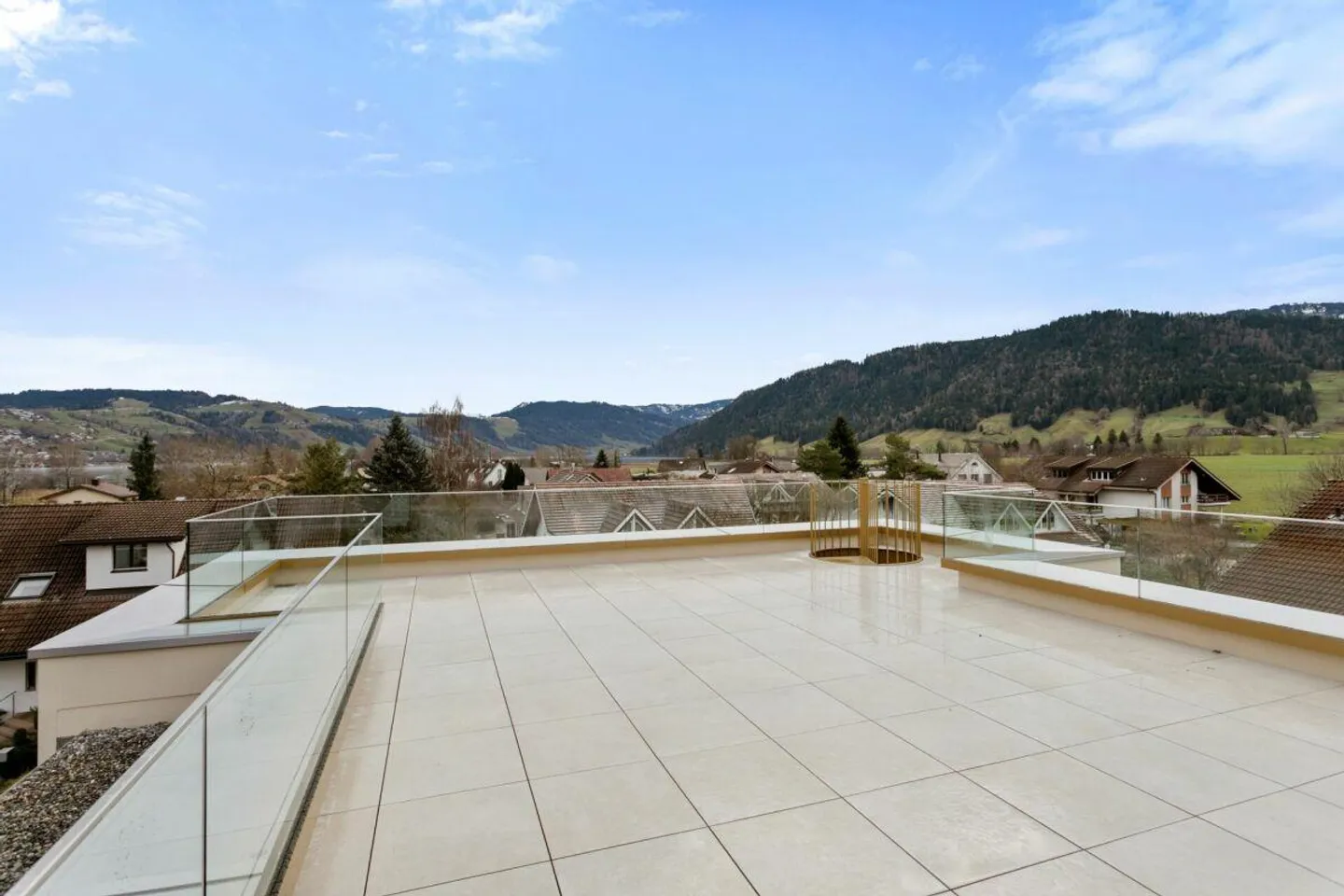 Villa neuve exclusive avec terrasse sur le toit, ascenseur et luxueux espace de vie intérieur-extérieur - Photo 29 sur 30