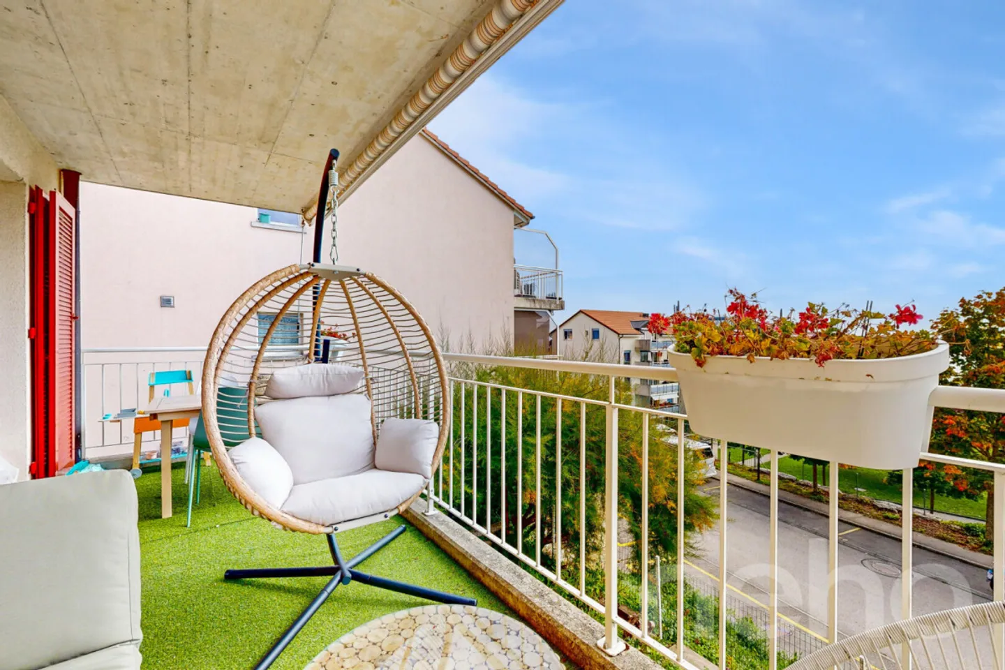 Appartement rénové et vue lac ! - Photo 3 sur 12