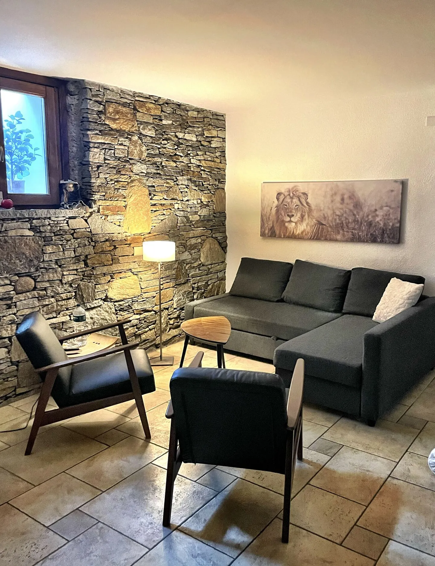 Charming villa with large garden - Photo 10 of 19