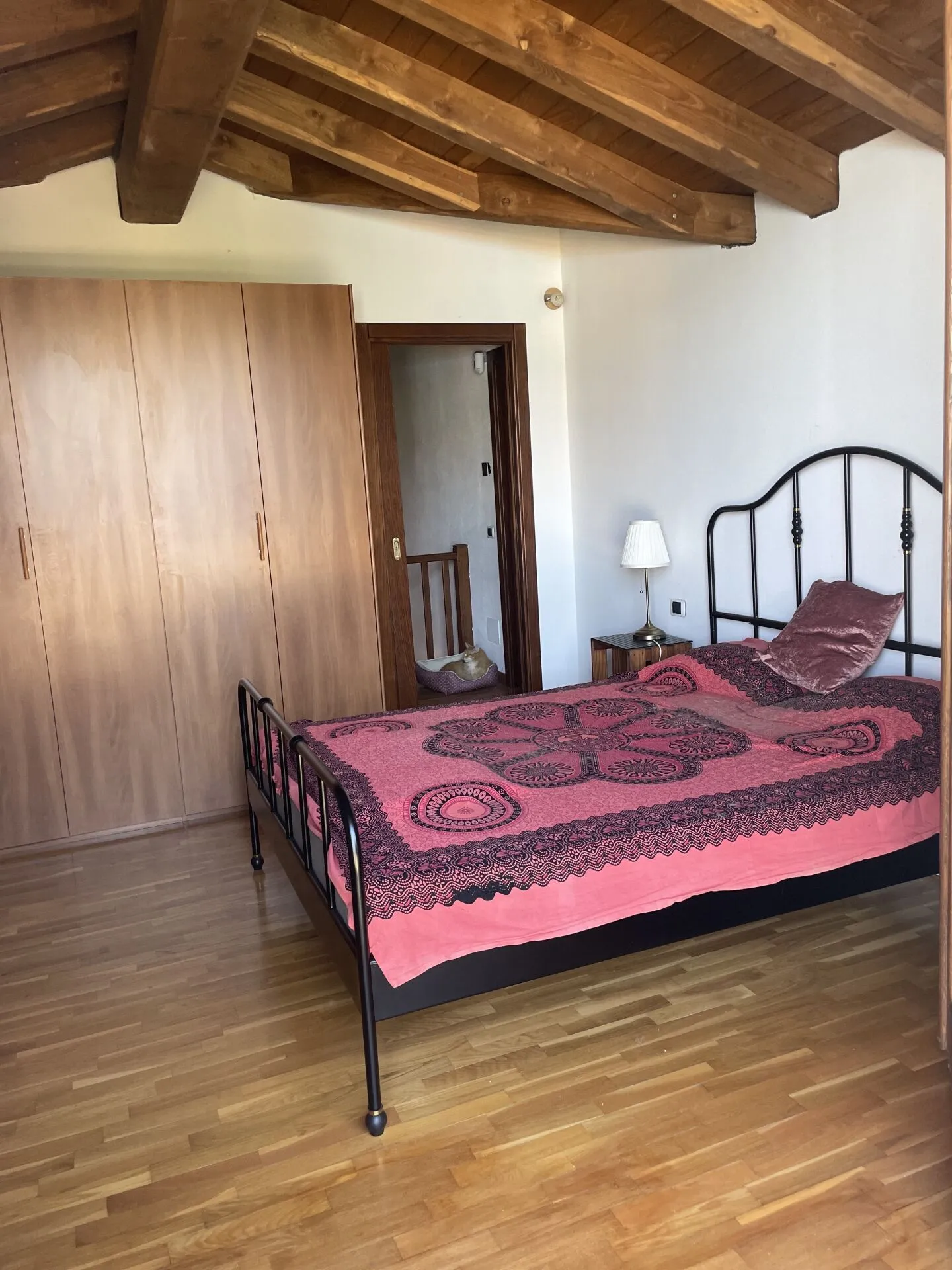 Charming villa with large garden - Photo 13 of 19