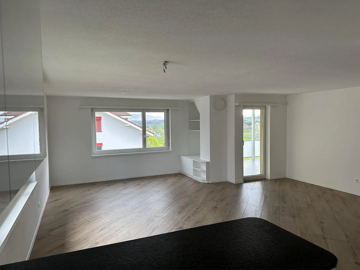 Ampio appartamento di 5½ stanze in una casa trifamiliare ben tenuta - Foto 6 di 18