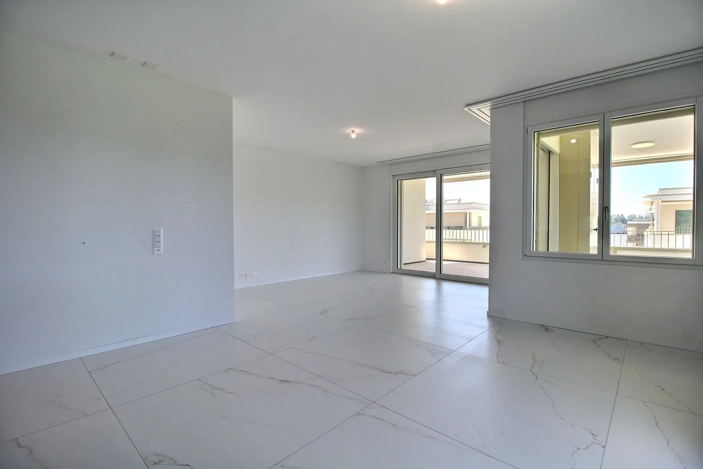 Eccezionale appartamento di 5,5 locali all'ultimo piano in affitto a Marly! - Foto 1 di 13
