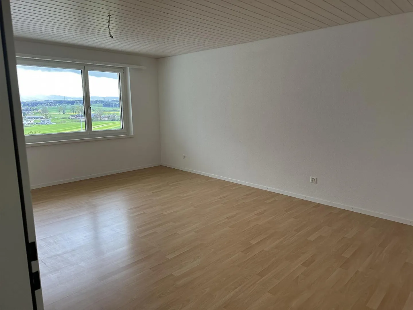 Ampio appartamento di 5½ stanze in una casa trifamiliare ben tenuta - Foto 16 di 18