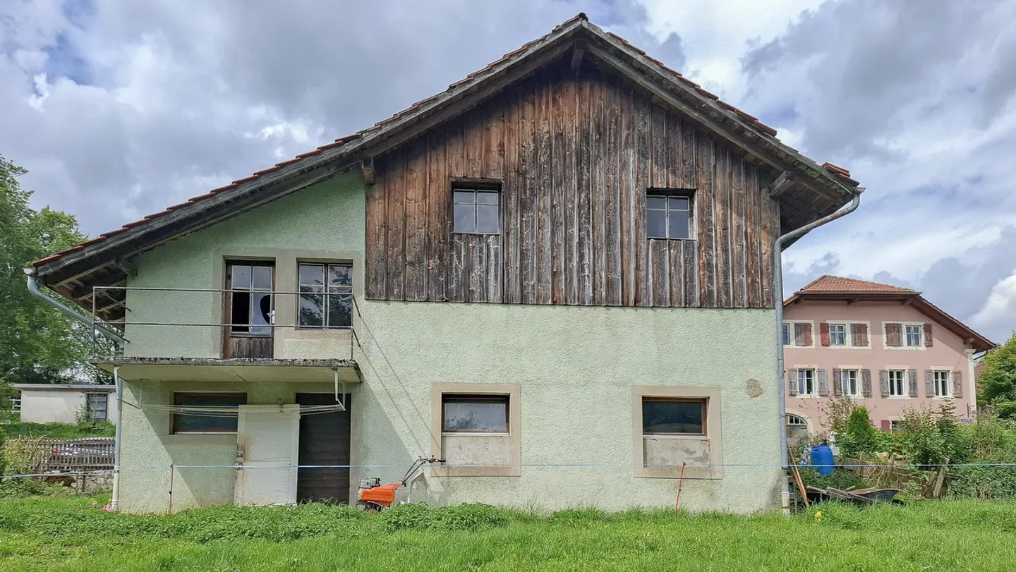 Ferme neuchâteloise à rénover avec grange et maison attenante - Photo 17 sur 25