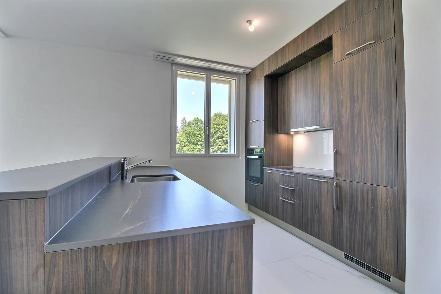 Eccezionale appartamento di 5,5 locali all'ultimo piano in affitto a Marly! - Foto 4 di 13
