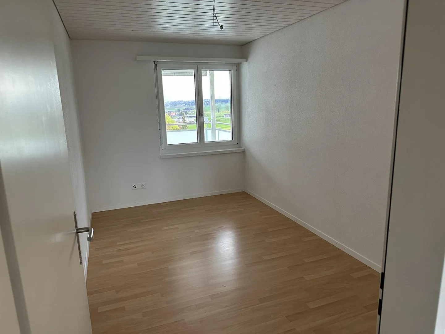 Ampio appartamento di 5½ stanze in una casa trifamiliare ben tenuta - Foto 14 di 18