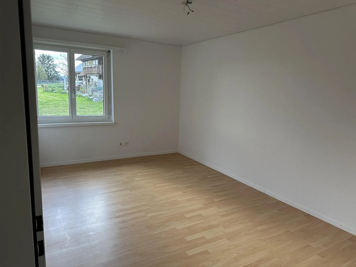 Ampio appartamento di 5½ stanze in una casa trifamiliare ben tenuta - Foto 15 di 18