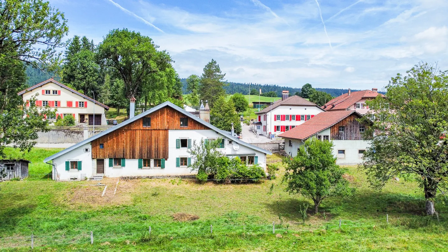 Ferme neuchâteloise à rénover avec grange et maison attenante - Photo 25 sur 25