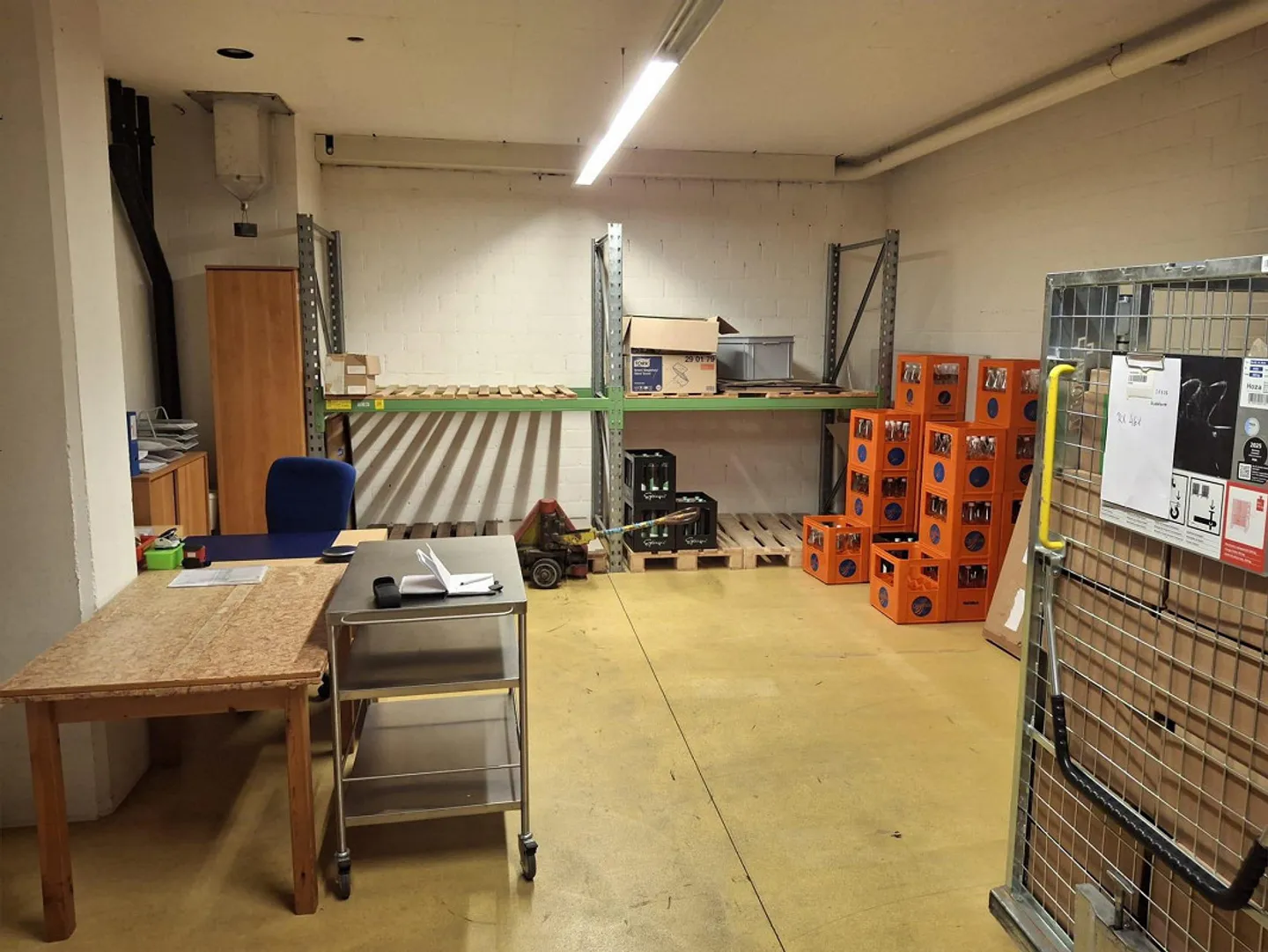 Espace commercial entrepôt incluant bureau - Photo 4 sur 6