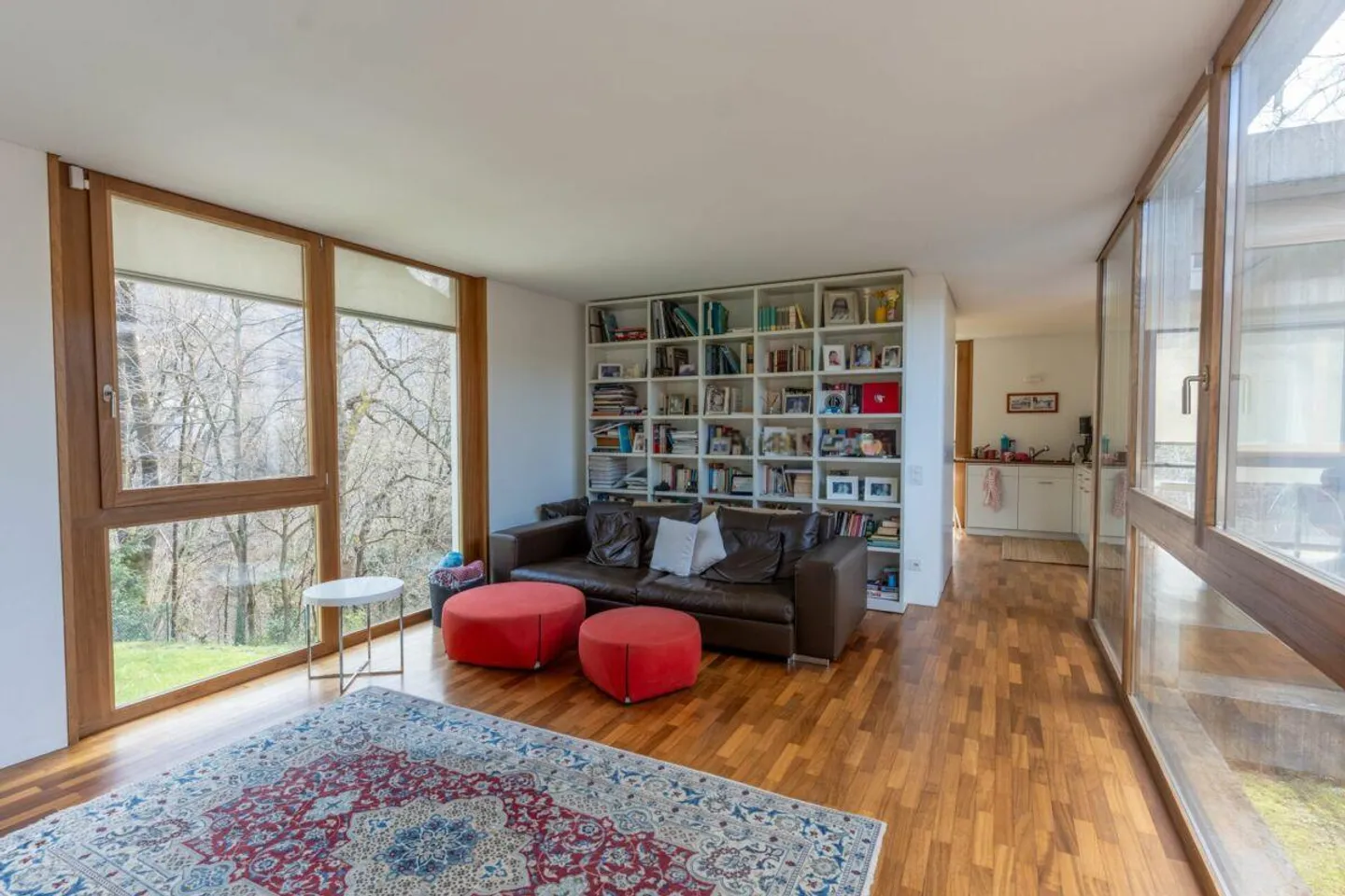 Maison d'art entourée par la nature avec piscine - Photo 5 sur 16