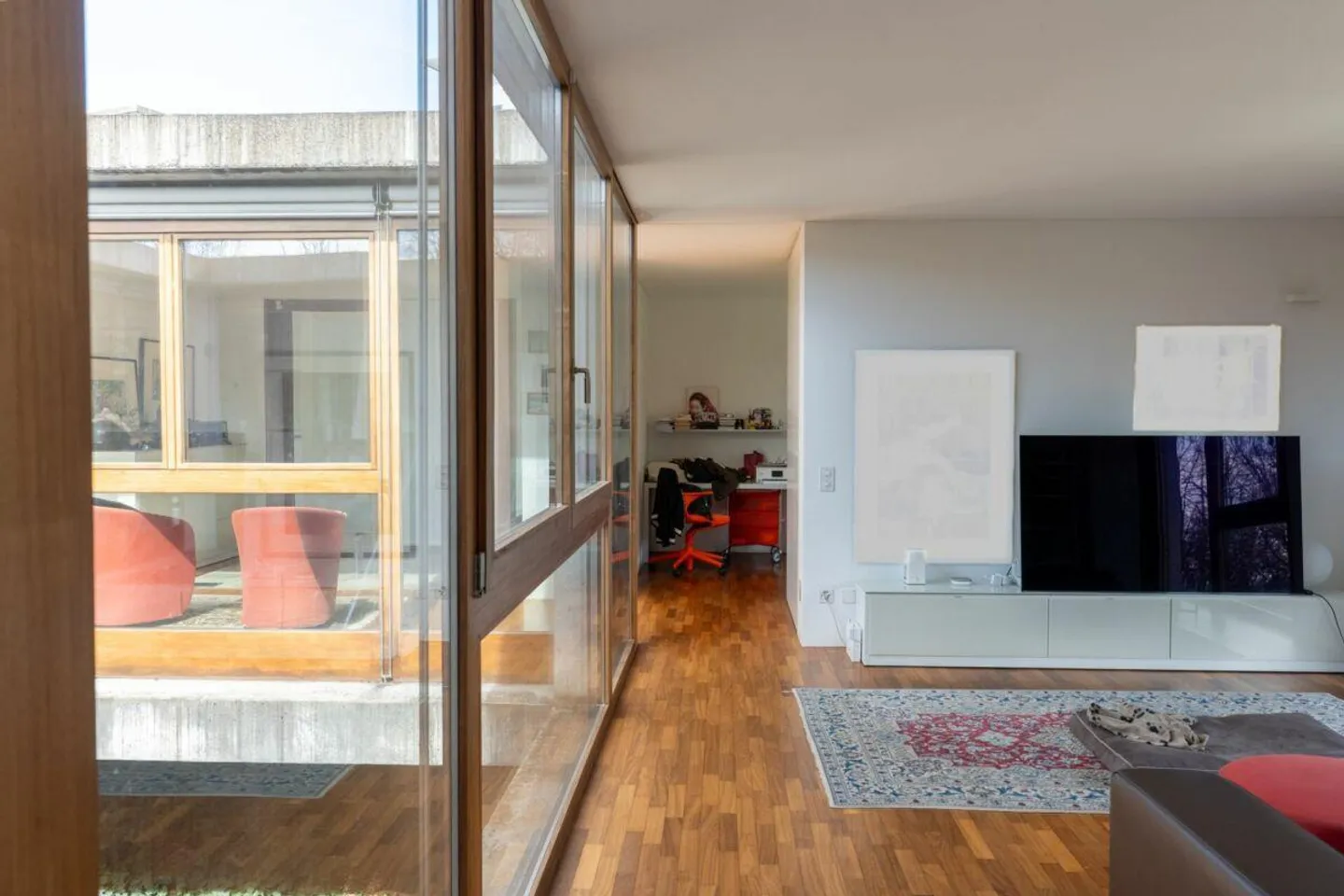 Maison d'art entourée par la nature avec piscine - Photo 6 sur 16