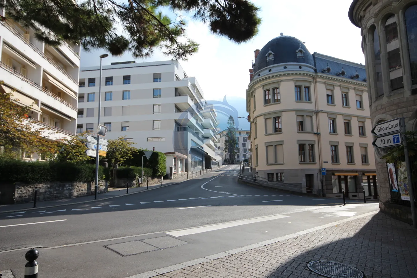 Innenparkplatz für Motorräder - Foto 3 von 4