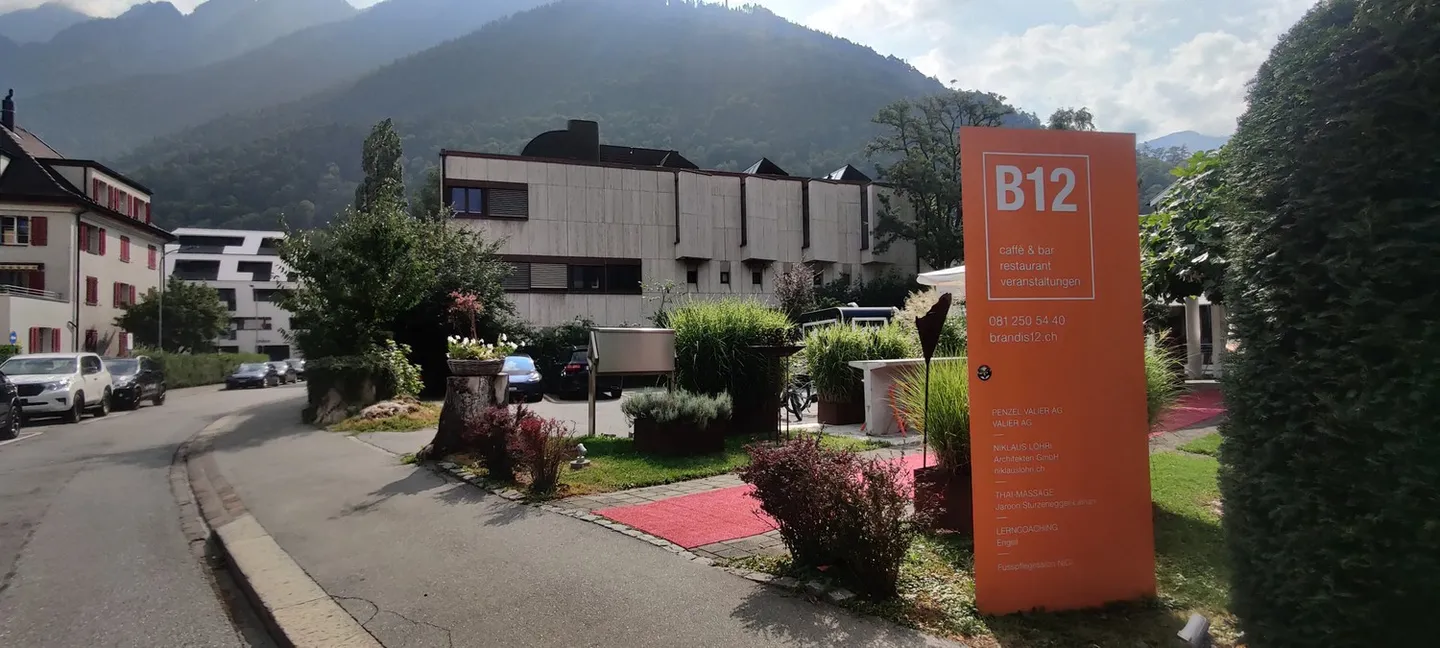 Urban Office Community (OC) Centrally Located Near Train Station Fully Equipped - Photo 15 of 17