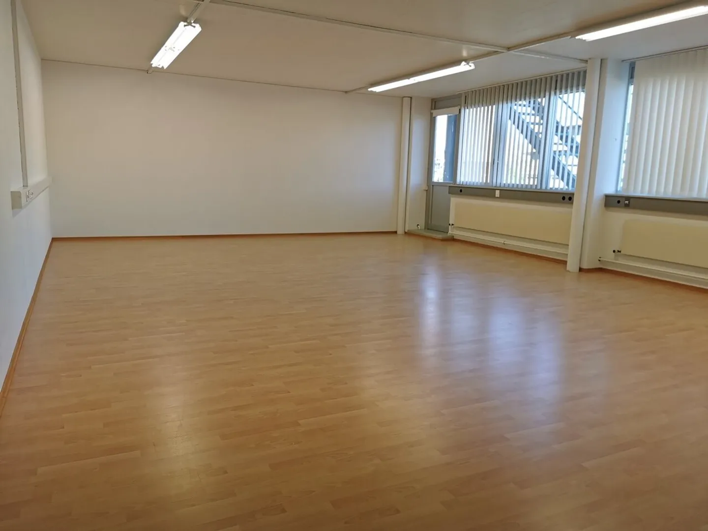 Spazio commerciale al primo piano di 87 m² - Foto 3 di 7