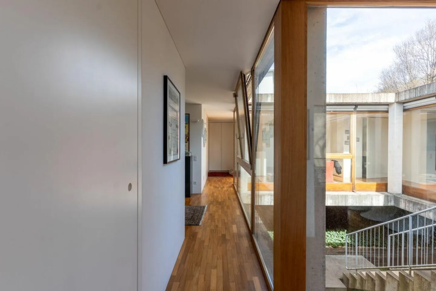 Maison d'art entourée par la nature avec piscine - Photo 12 sur 16