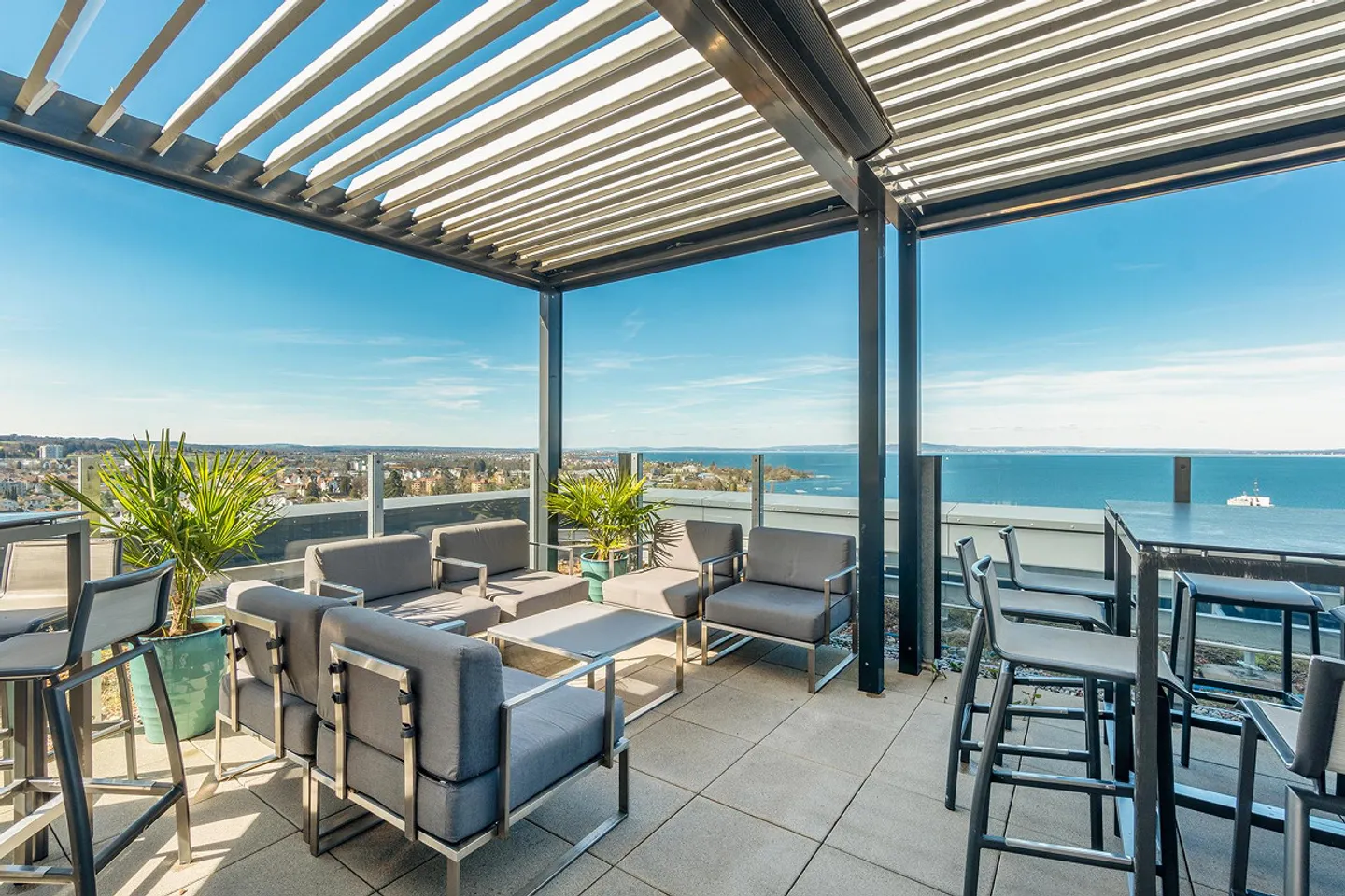 Emplacement unique en Suisse orientale - La bar skylounge recherche un nouveau M... - Photo 6 sur 8