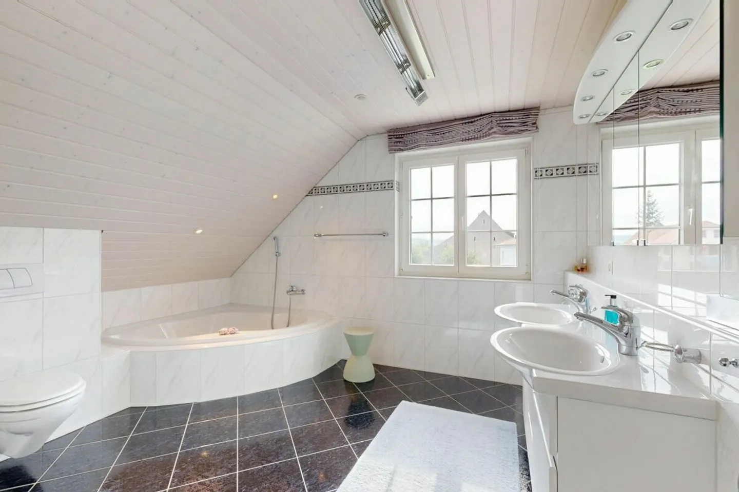 Your dream home - stylish country house with pool and plenty of space - Photo 5 of 16