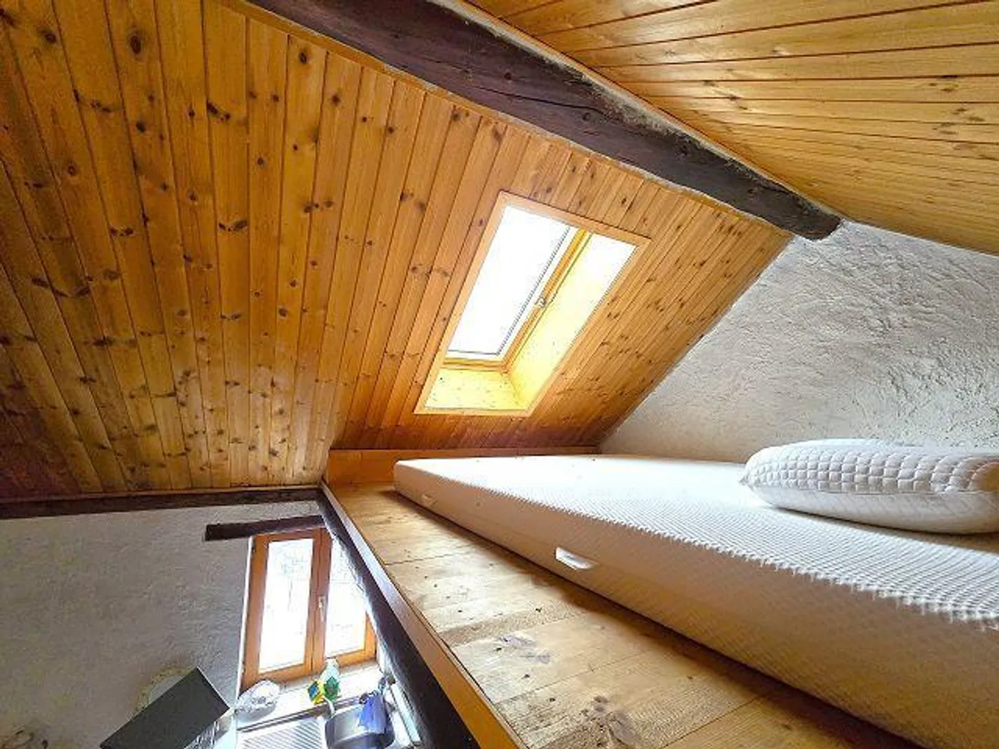 2 Rustici con Grande Terreno in una Posizione Molto Tranquilla e Soleggiata con Bella Vista - Foto 7 di 32