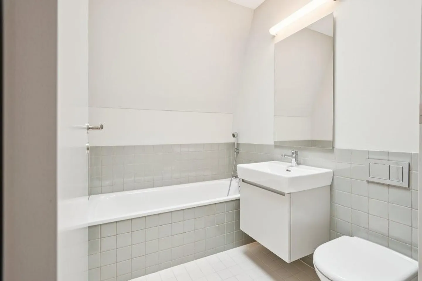 Appartement en attique de 3,5 pièces à Zurich à louer dans un endroit calme - Photo 4 sur 9