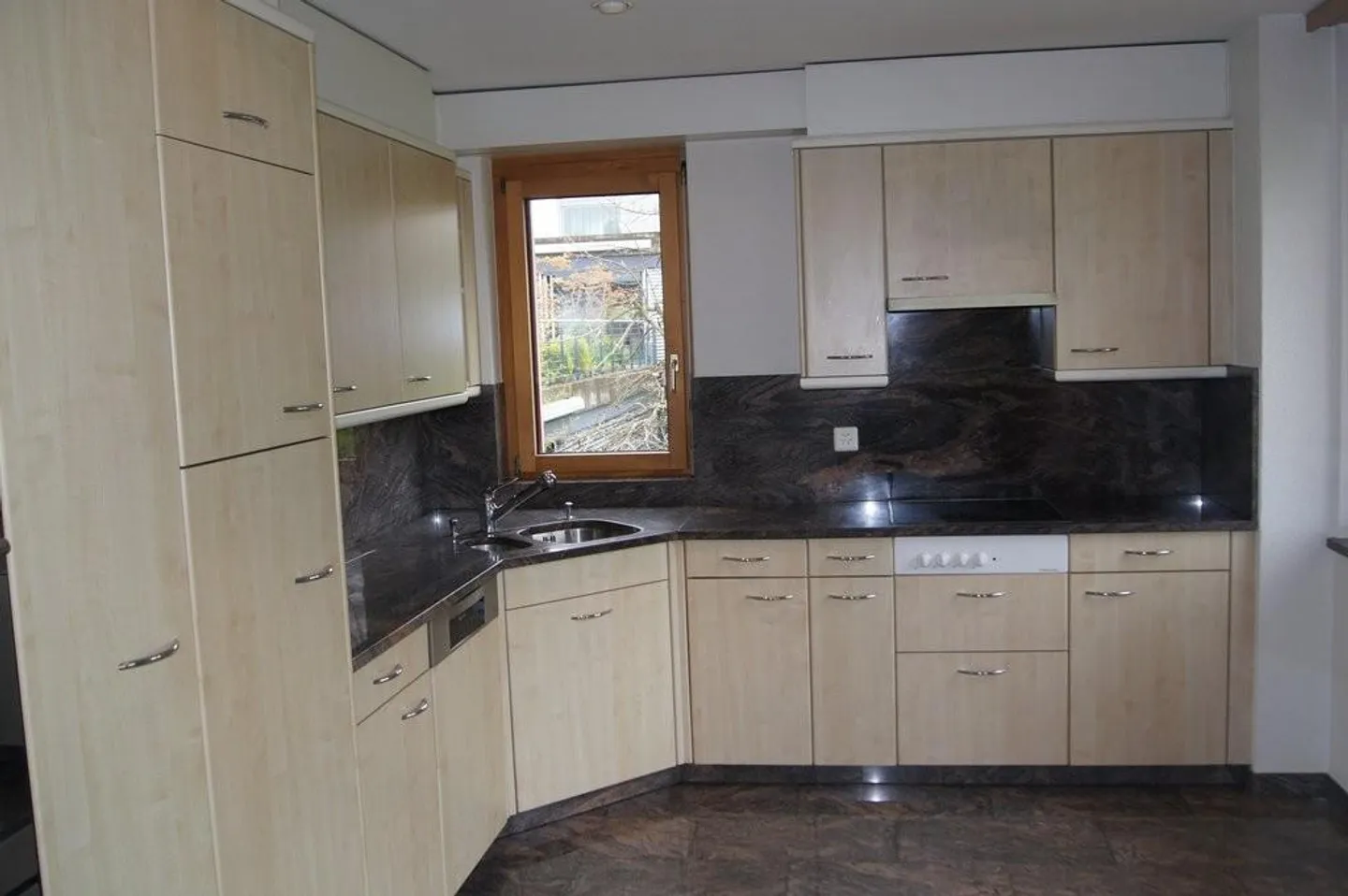 Belle appartement de 3,5 pièces à Kirchberg à louer - Photo 3 sur 11