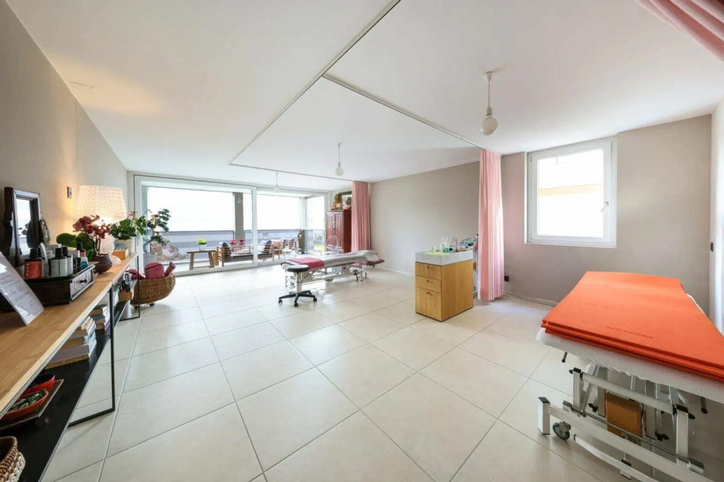 GORDOLA - Bright therapy studio - Photo 6 of 12