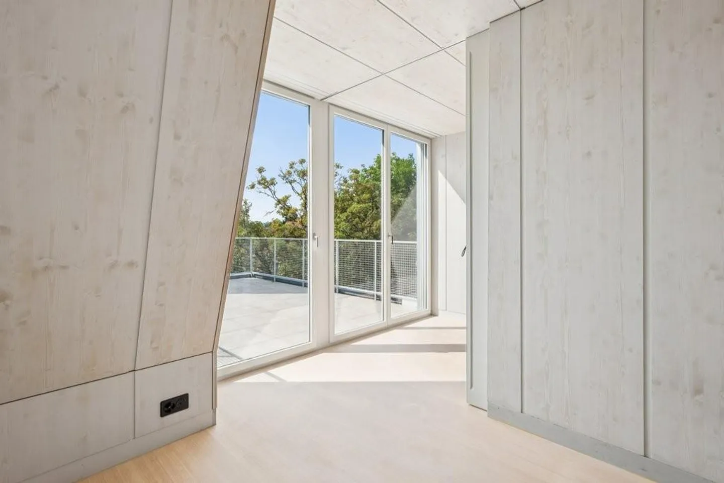 Appartement en attique de 3,5 pièces à Zurich à louer dans un endroit calme - Photo 6 sur 9