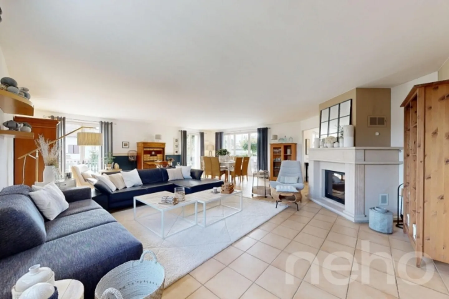 Stunning 6.5-room house with large volumes, terrace, and garden - Photo 2 of 13