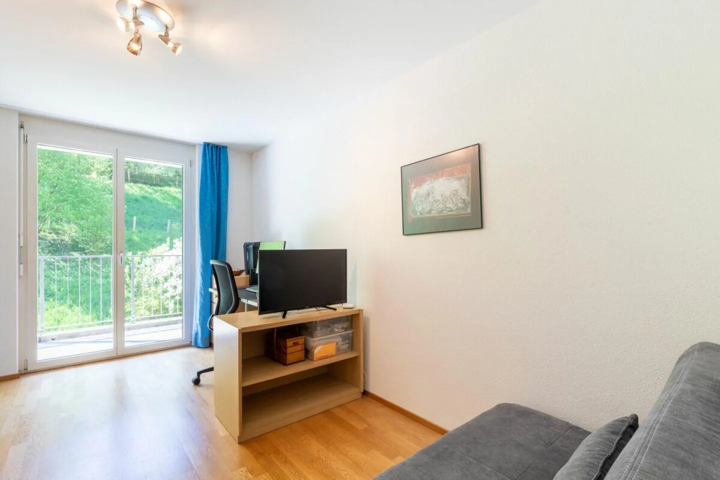 Modern apartment in the Langmatt district - Photo 7 of 13