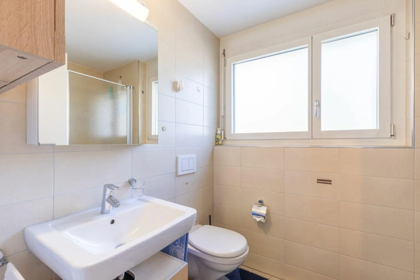 Modern apartment in the Langmatt district - Photo 8 of 13