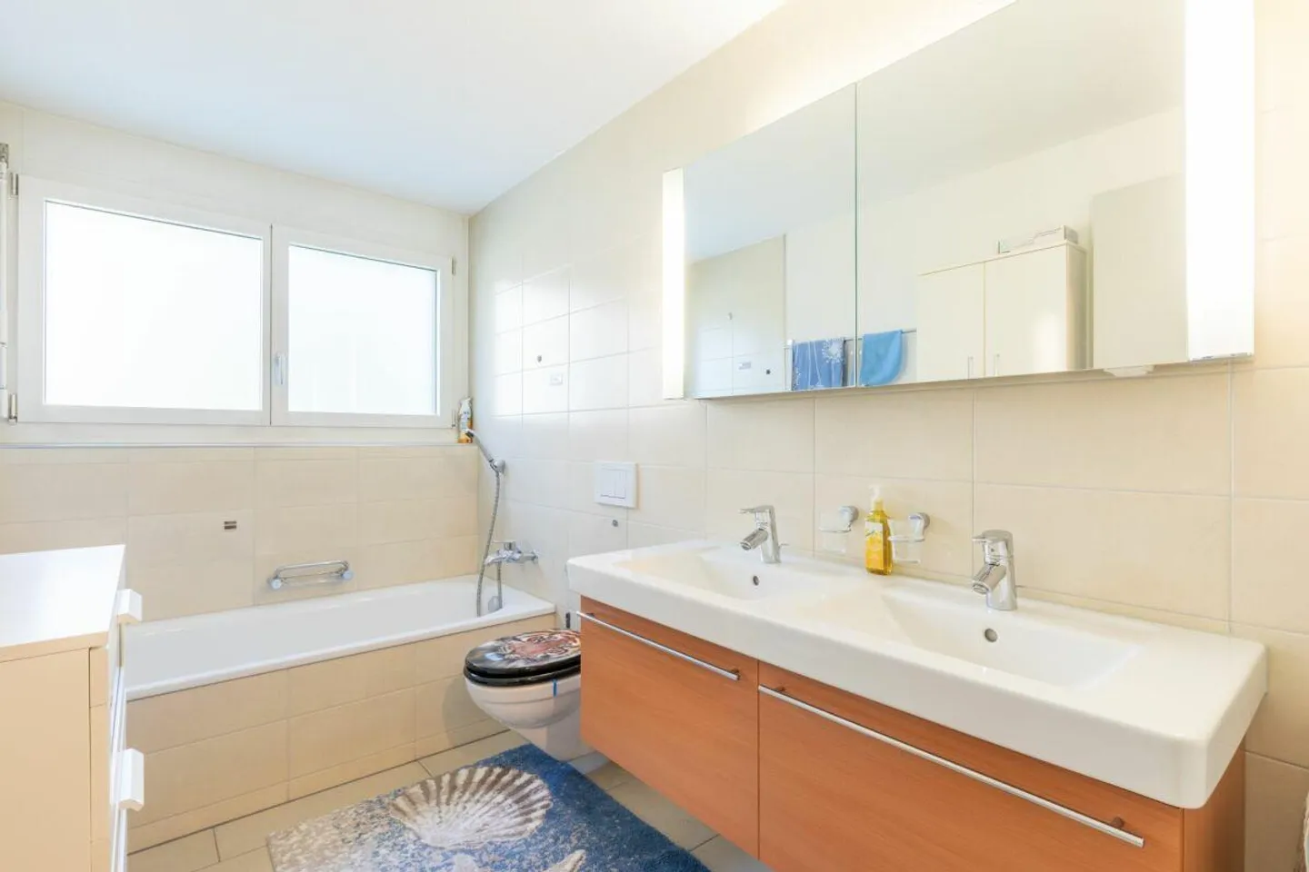 Modern apartment in the Langmatt district - Photo 9 of 13