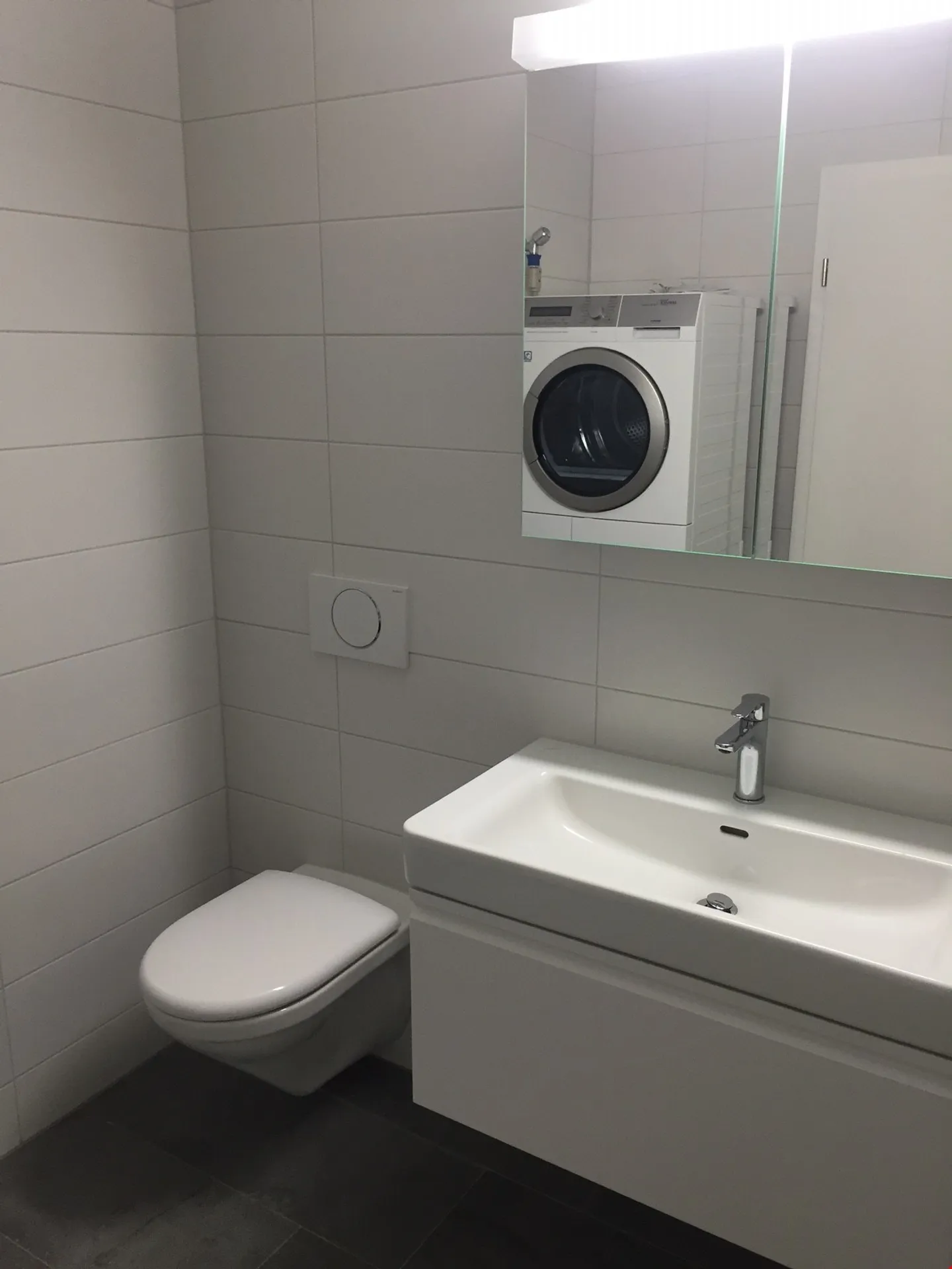 Appartamento soleggiato di 3,5 stanze con loggia - Foto 4 di 6