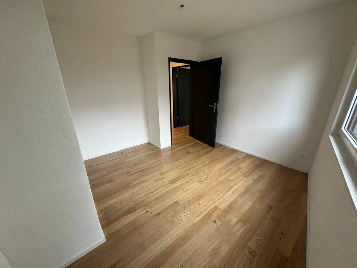 *Helle 4 1/2-Zimmerwohnung im Erdgeschoss zu vermieten* - Foto 5 von 14