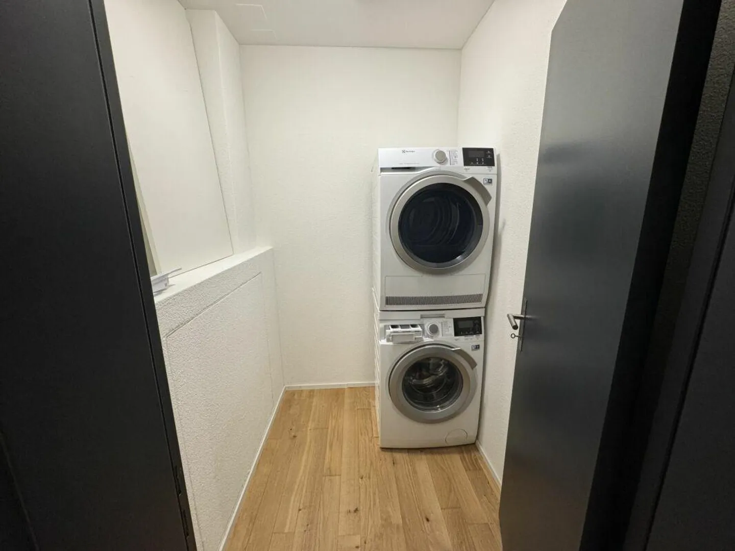 *Helle 4 1/2-Zimmerwohnung im Erdgeschoss zu vermieten* - Foto 8 von 14