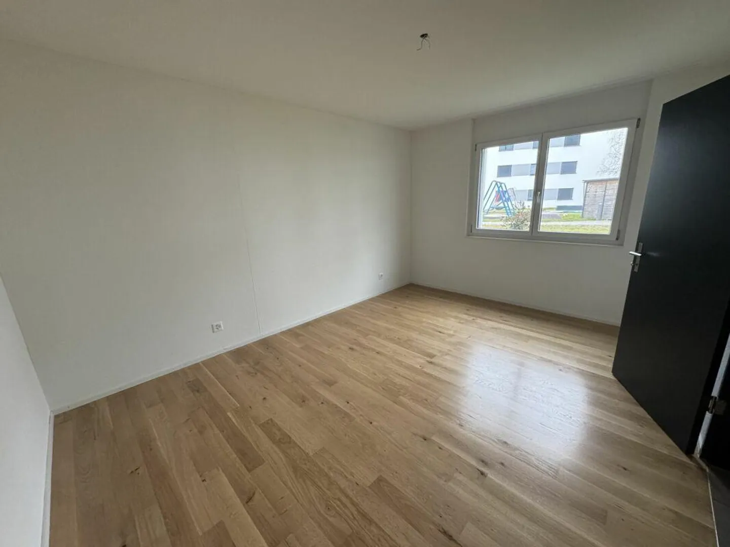 *Helle 4 1/2-Zimmerwohnung im Erdgeschoss zu vermieten* - Foto 10 von 14