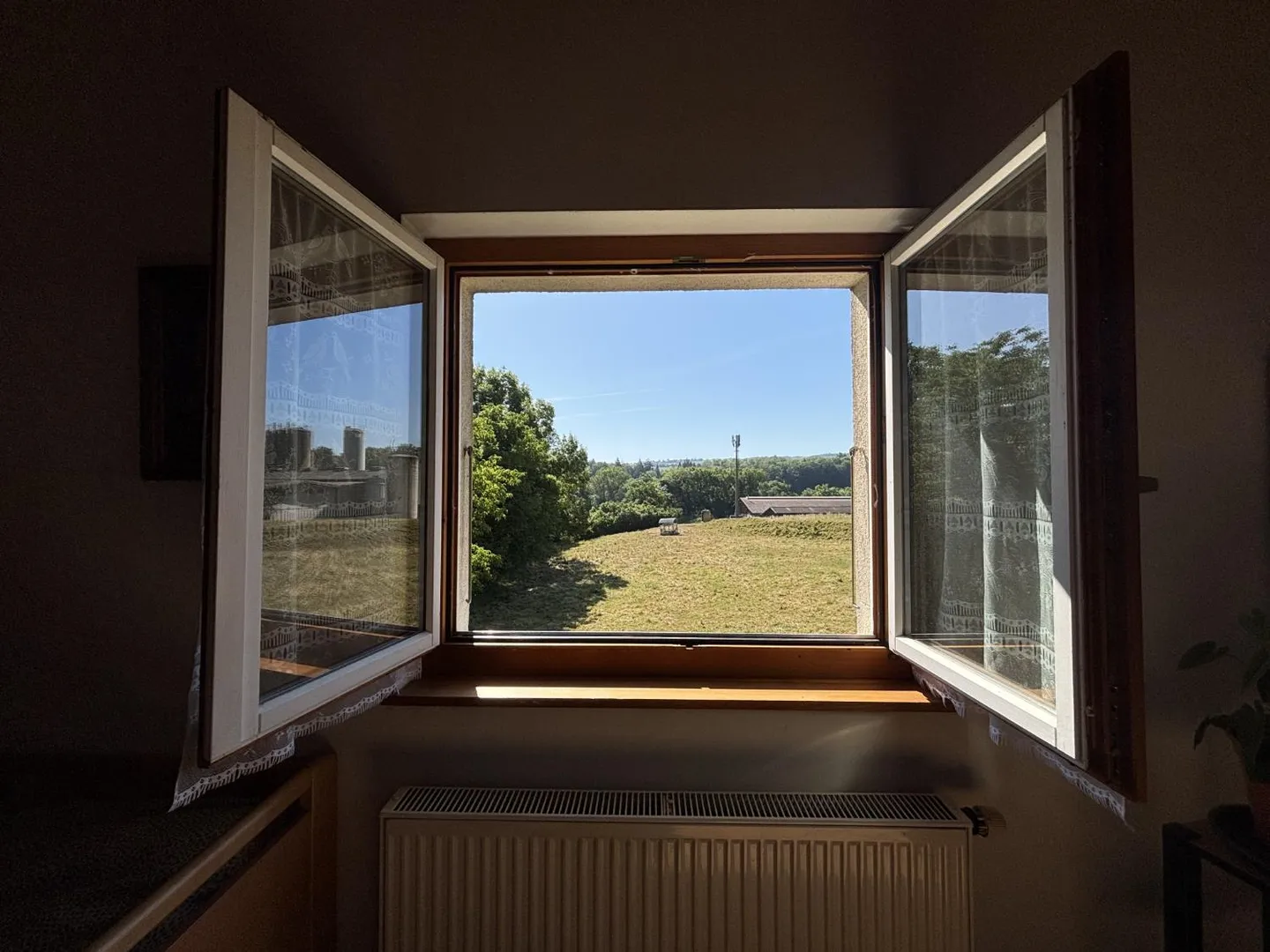 Rare: 2 Houses with Solar System + Heat Pump · Pool · 5 Minutes from Yverdon - Photo 17 of 20