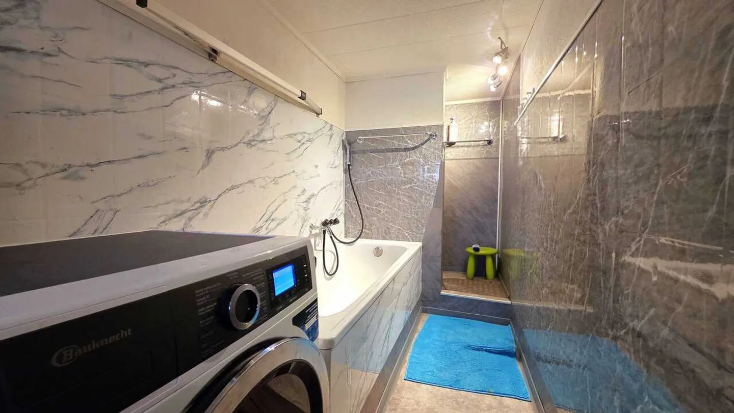 Casa rustica bifamiliare con PV, potenziale e fascino - Foto 7 di 13