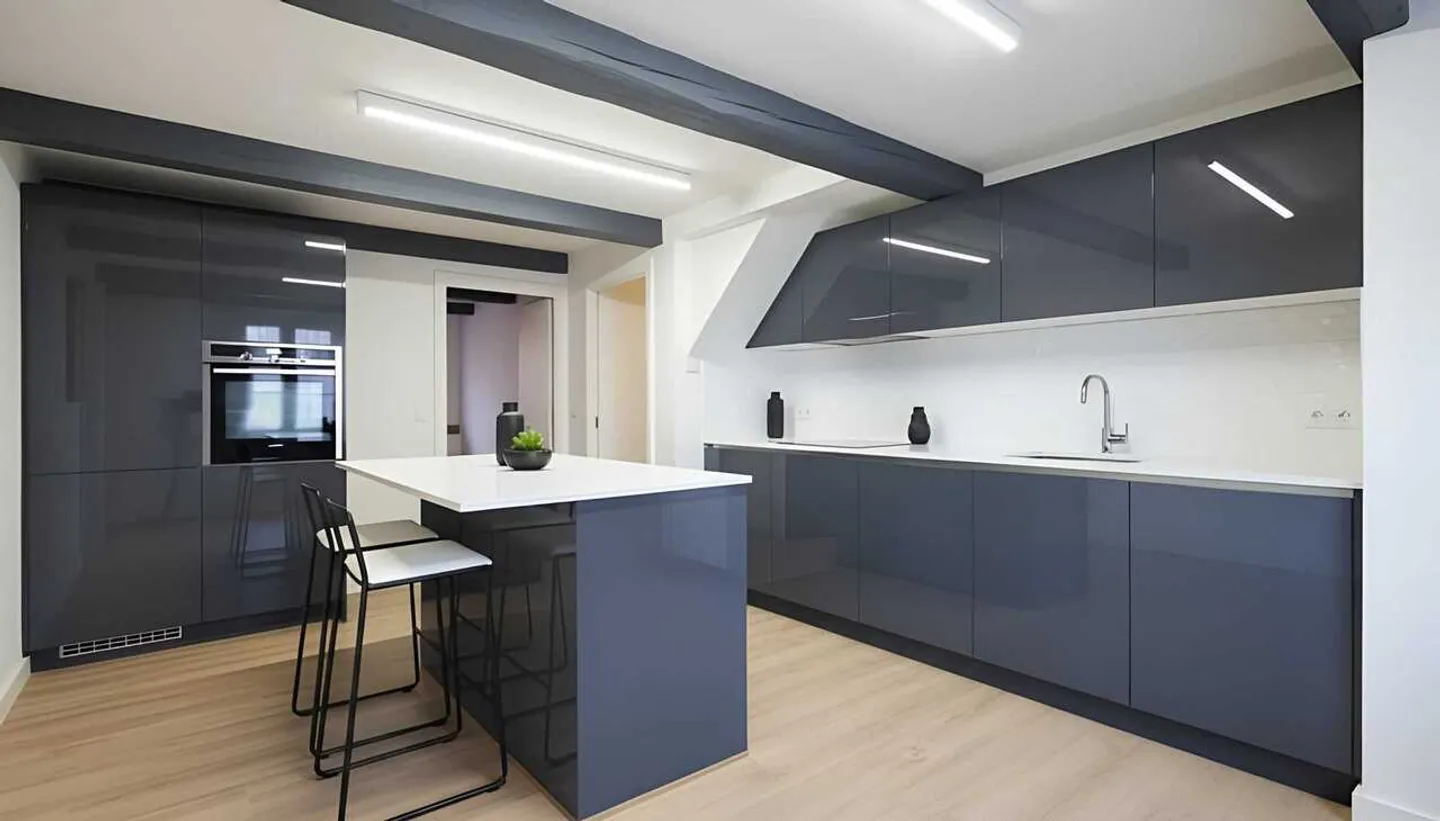 Casa rustica bifamiliare con PV, potenziale e fascino - Foto 12 di 13