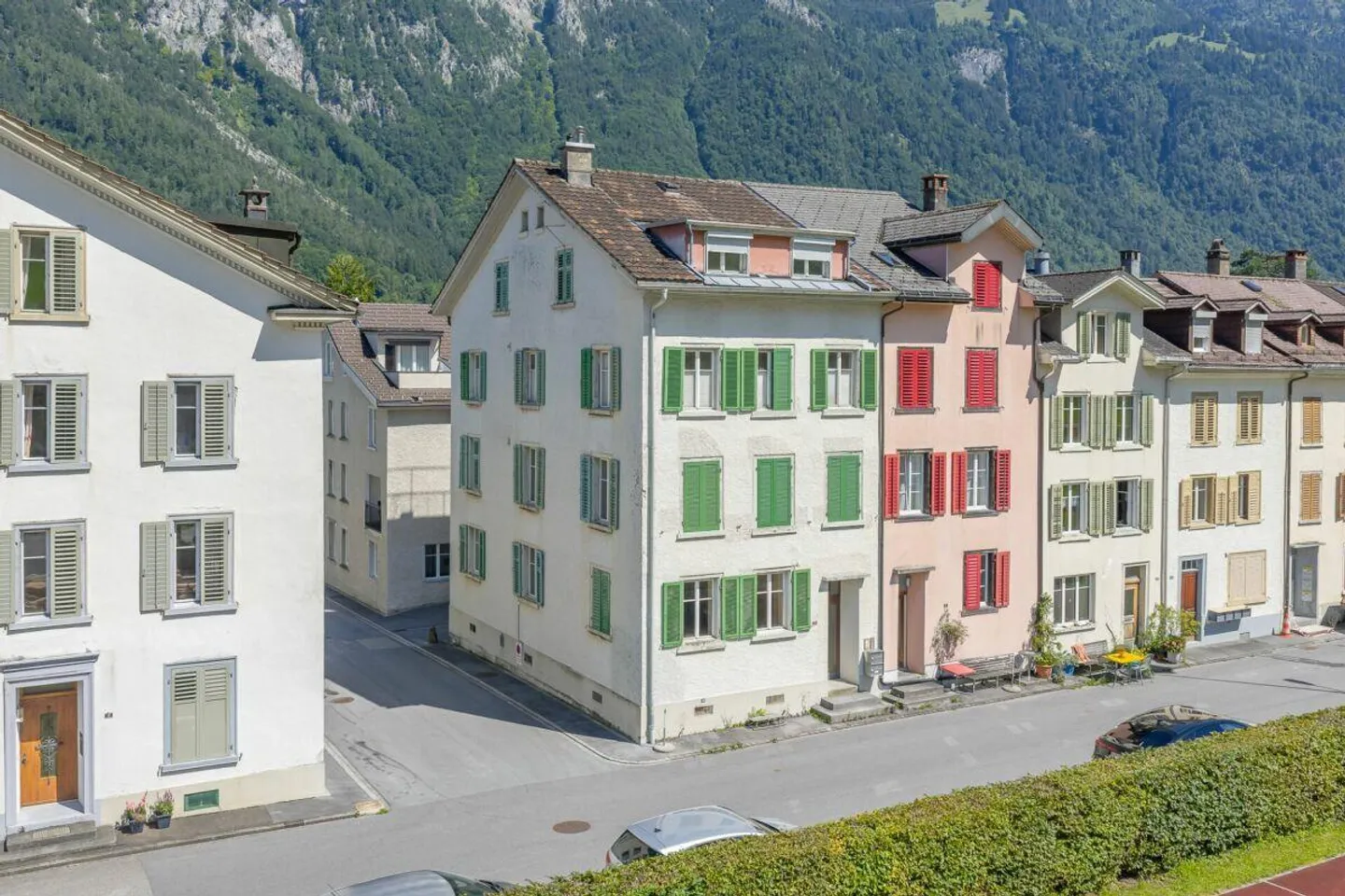 Casa plurifamiliare in una posizione centrale - Foto 1 di 11