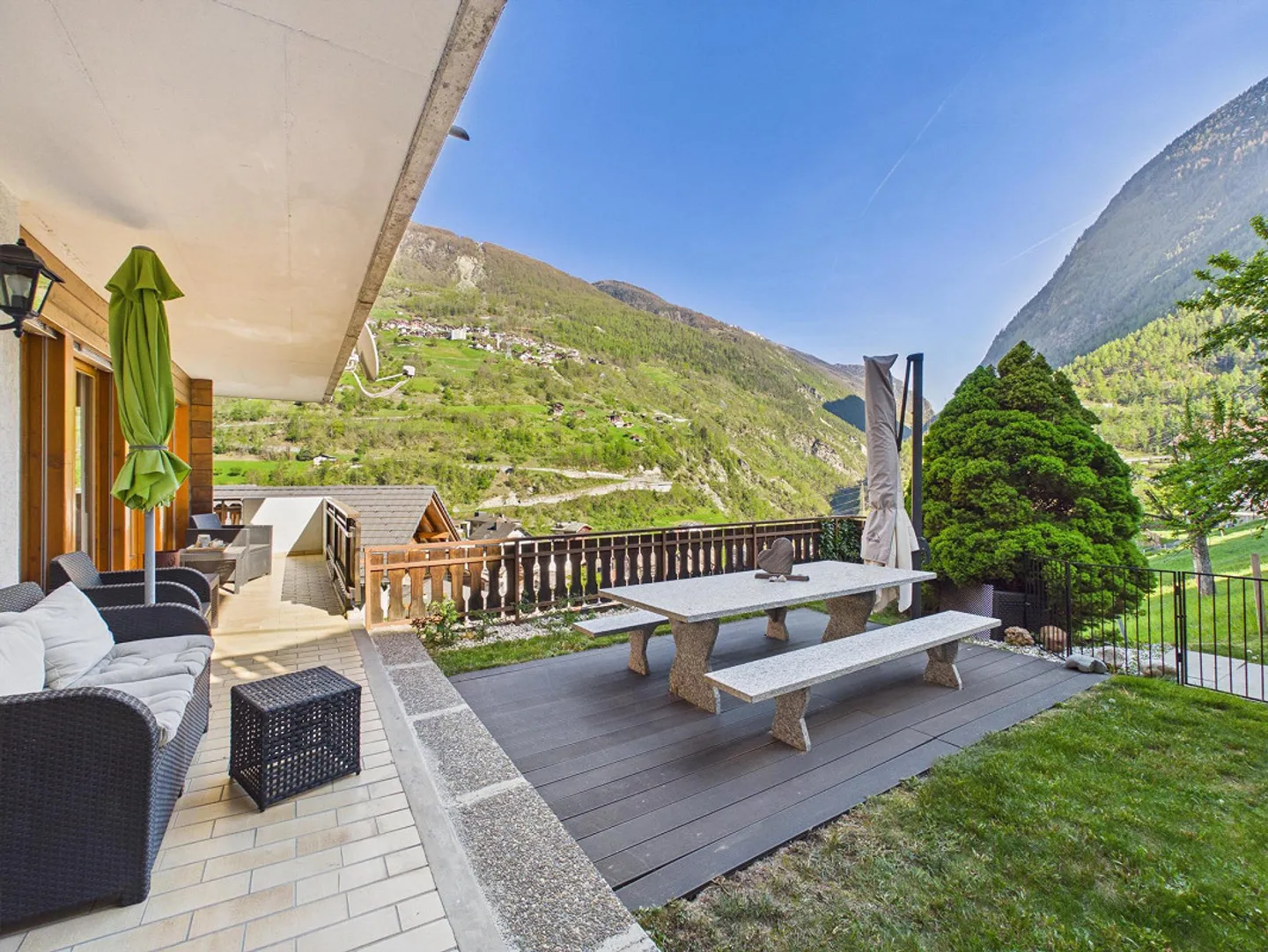 Charming Garden Apartment with View and Garage near Visp - Photo 1 of 15