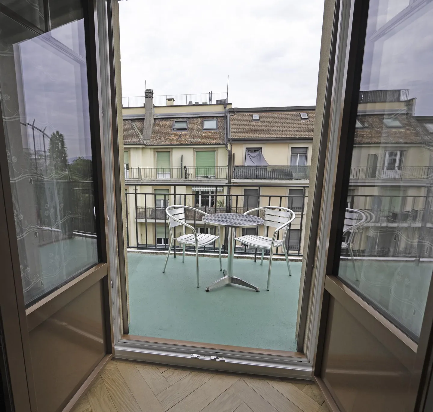 Bel appartement de 2 pièces au dernier étage avec balcon... - Photo 5 sur 9