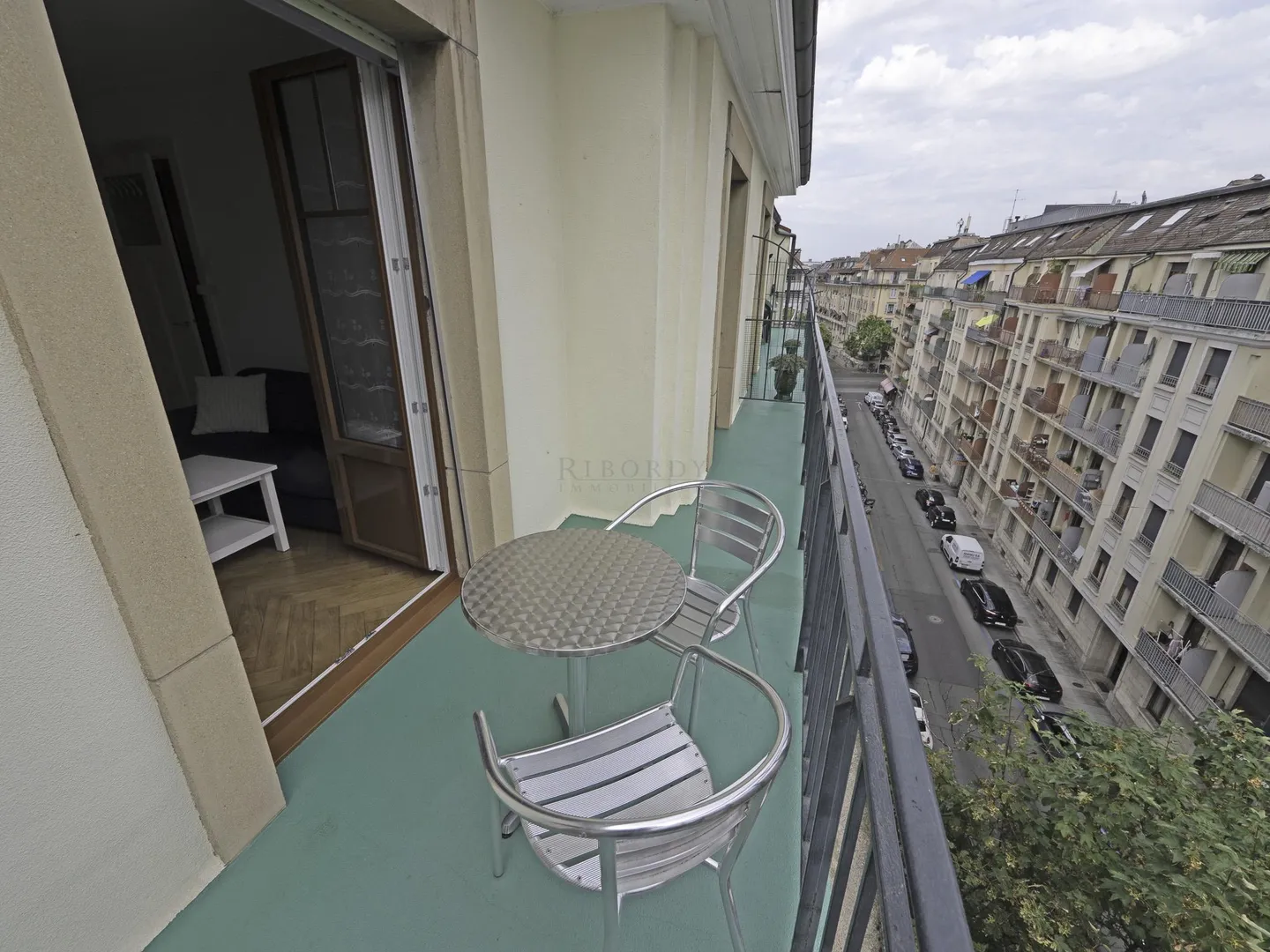 Bel appartement de 2 pièces au dernier étage avec balcon... - Photo 6 sur 9