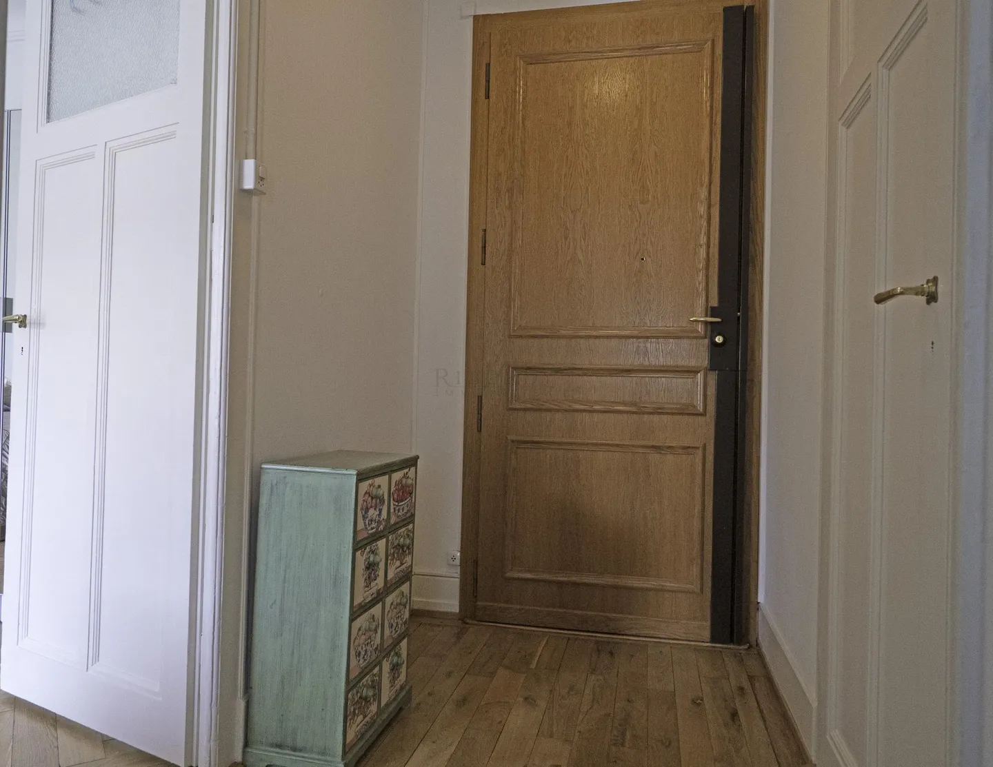 Bel appartement de 2 pièces au dernier étage avec balcon... - Photo 7 sur 9