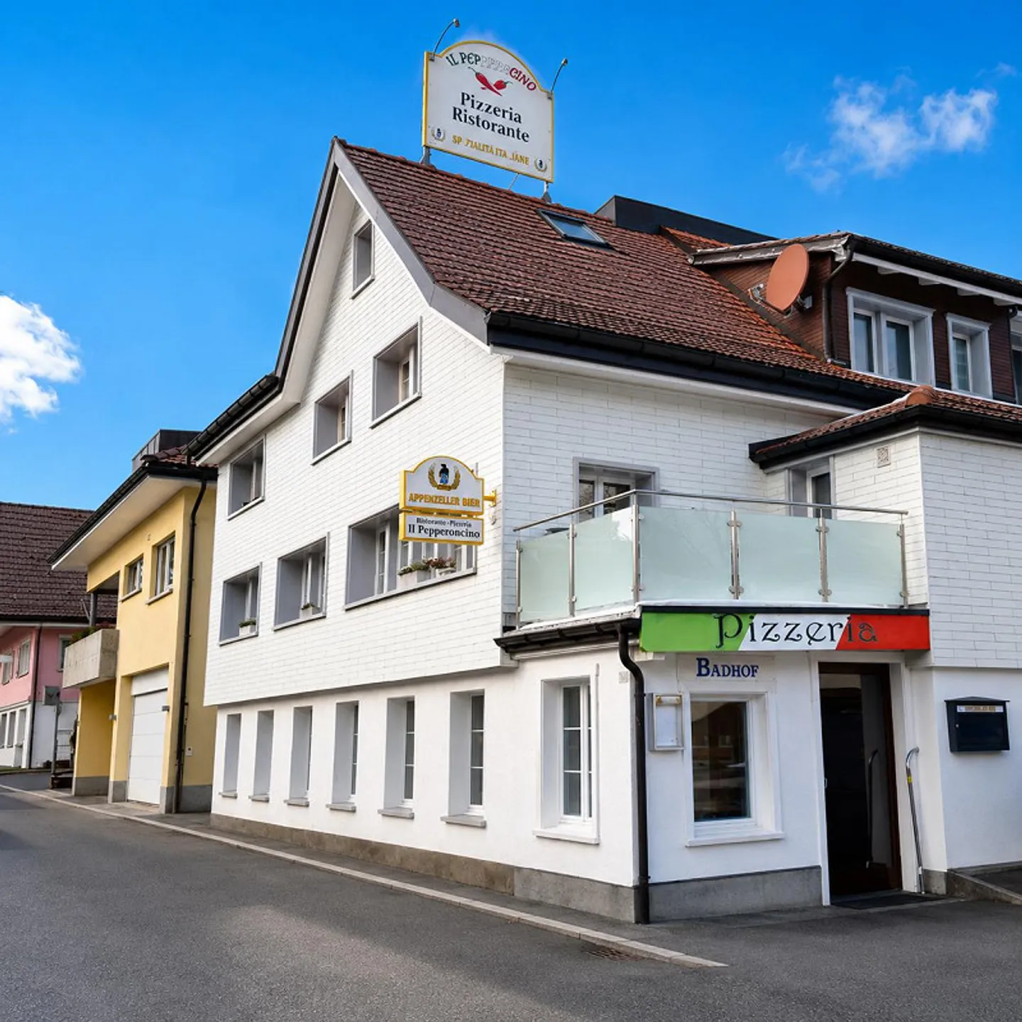Immeuble de rapport entièrement loué avec restaurant et 4 appartements - Photo 1 sur 8