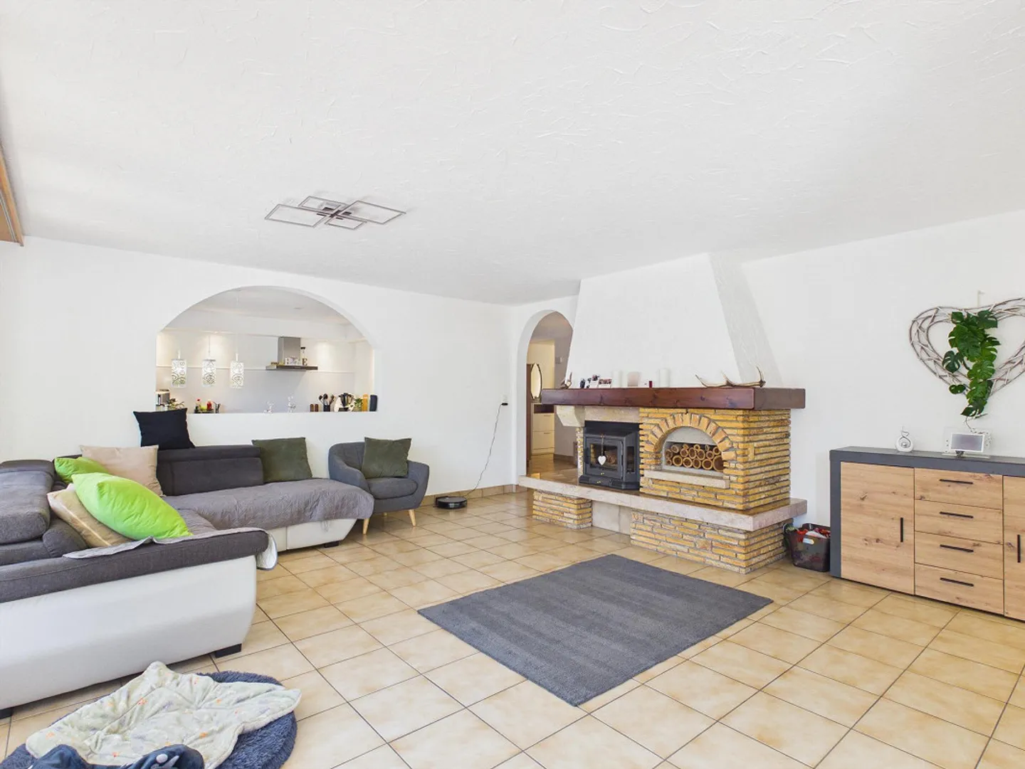 Charming Garden Apartment with View and Garage near Visp - Photo 3 of 15