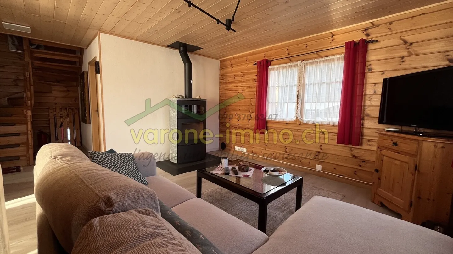 Geräumiges renoviertes und erweitertes Chalet mit 4,5 Zimmern - Foto 9 von 17